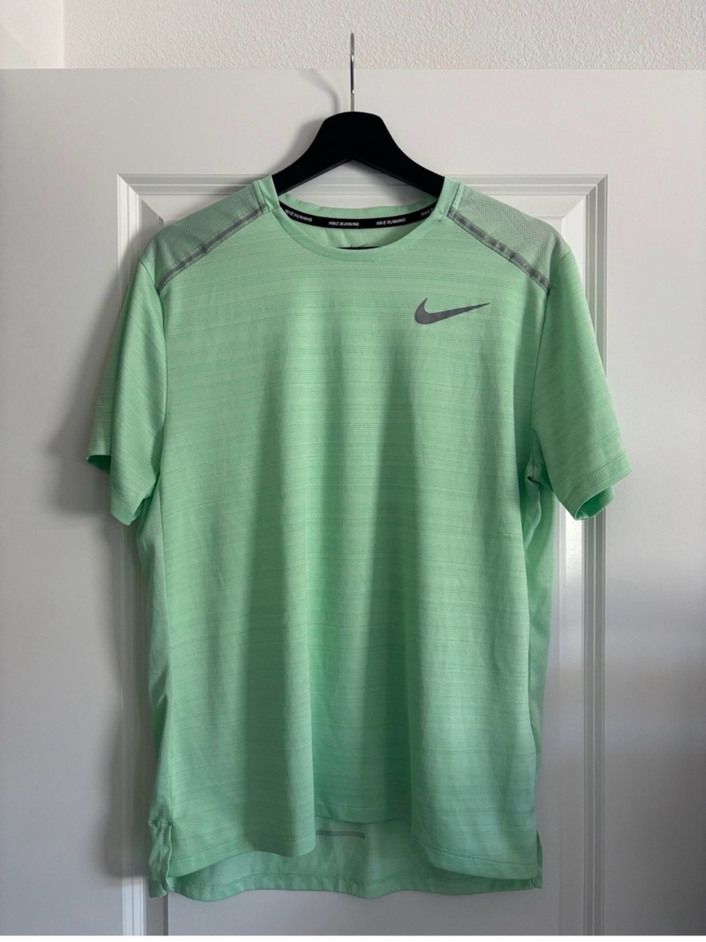 Nike Running Dri-FIT Short Sleeve Shirt Medium
